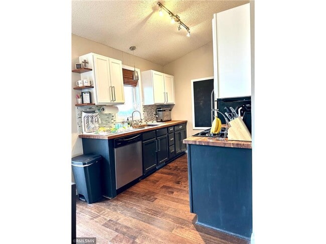 Building Photo - 2051 Brittany Ct