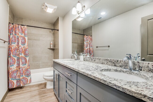 Building Photo - 8706 Tudor Pl