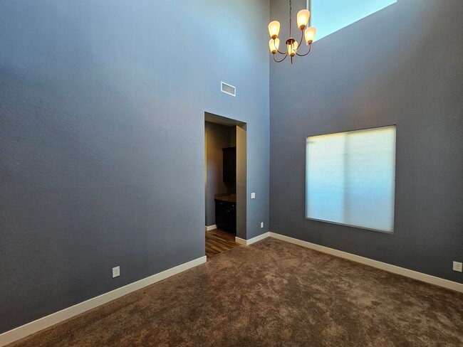 Building Photo - Spacious 4584 sq ft Home in Adora Trails!