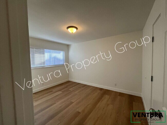 Building Photo - Spacious 4-Bed with 2 Full Baths in Oxnard with Large Backyard