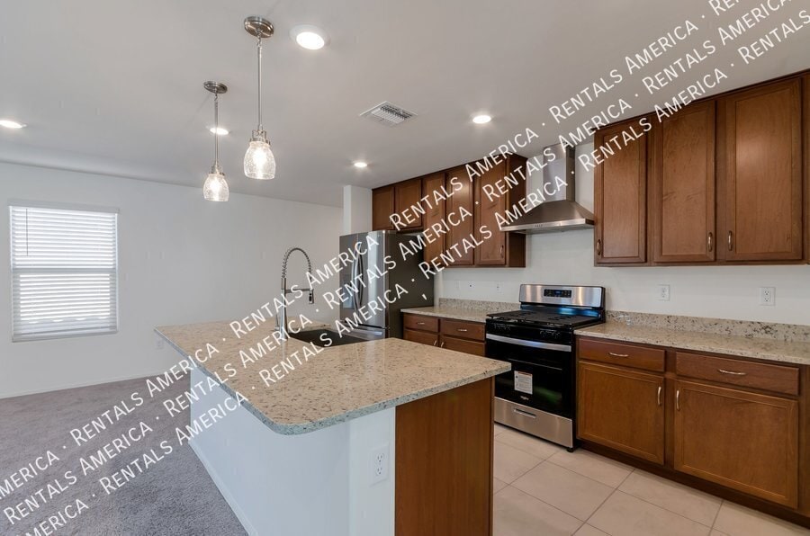 Building Photo - 9221 N Peridot Vis Ave