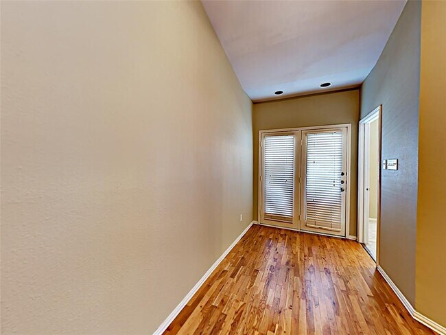 Building Photo - 4104 N Hall St