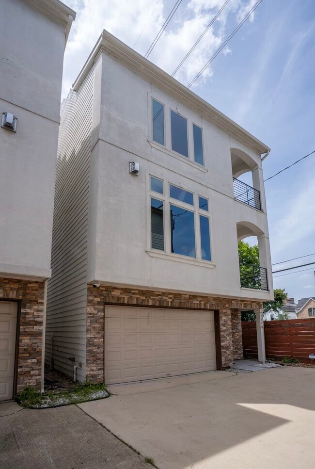 Building Photo - 1719 Blodgett St