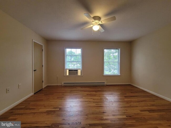 Building Photo - 113 Warren Cir