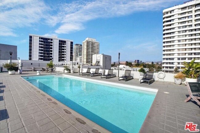 Building Photo - 10600 Wilshire Blvd