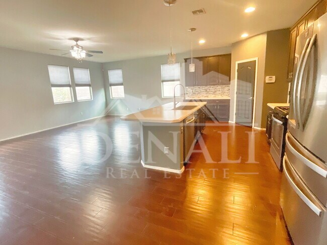 Building Photo - 51 S 57th Pl