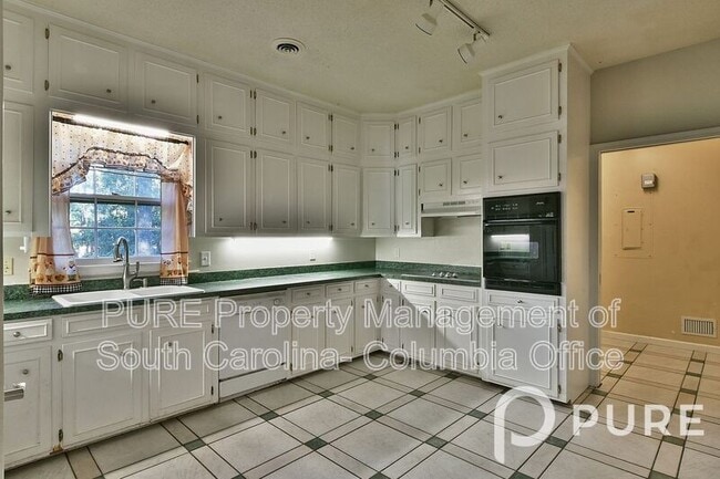 Building Photo - 5 Wotan Ln