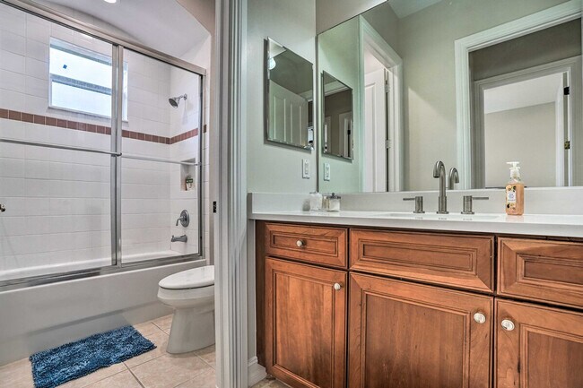 Building Photo - 6096 Dogleg Dr