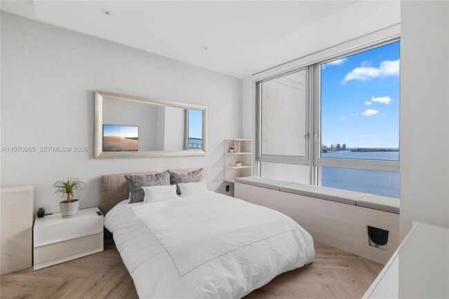 Building Photo - 1331 Brickell Bay Dr