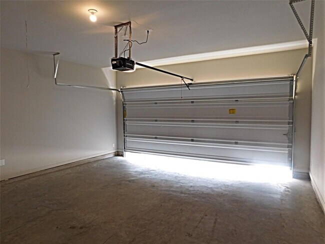 Building Photo - 6119 Mapleton Meadow Ln