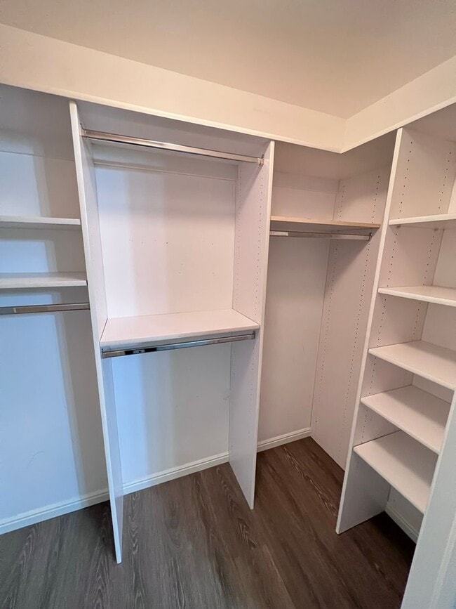 Building Photo - N201 One Bedroom Apartment UTILITIES INCLUDED - Gemstone Properties