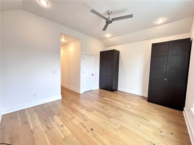 Building Photo - 1372 S Duncan Ave