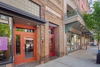 Building Photo - 55 1/2 Haywood St, Apt 3B