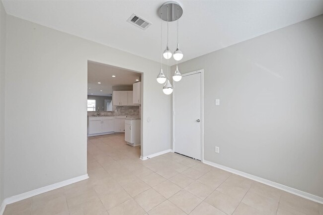 Building Photo - 5011 Redwing Brook Trail