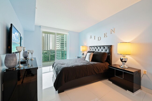 Building Photo - 200 Sunny Isles Blvd