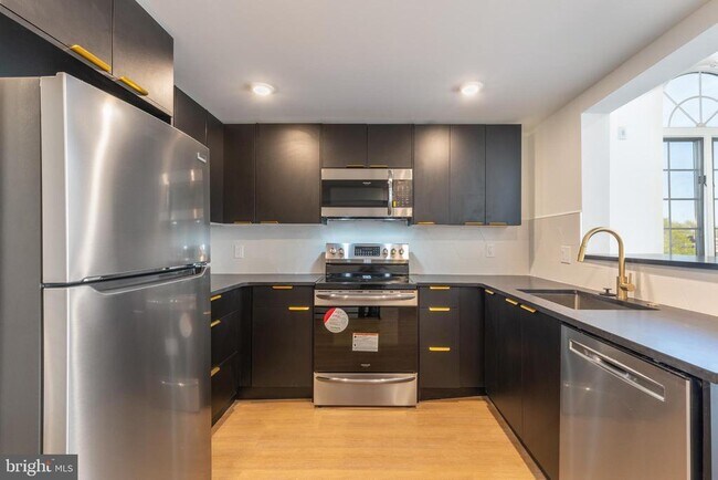 Building Photo - 1134 Pine St