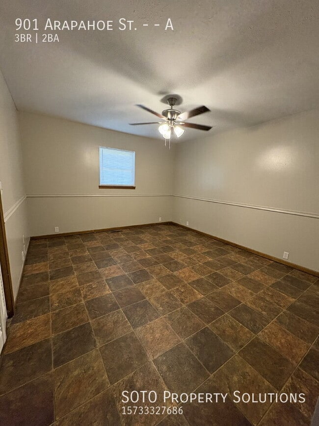 Building Photo - 901 Arapahoe Dr