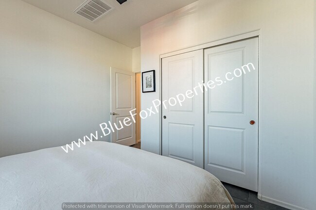 Building Photo - 8683 N Calle La Canoa