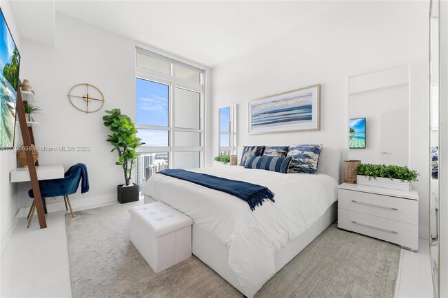 Building Photo - 950 Brickell Bay Dr