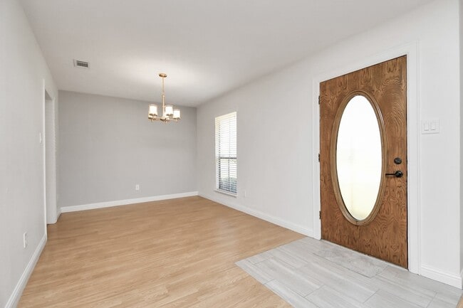 Building Photo - 2514 Trailside Ct