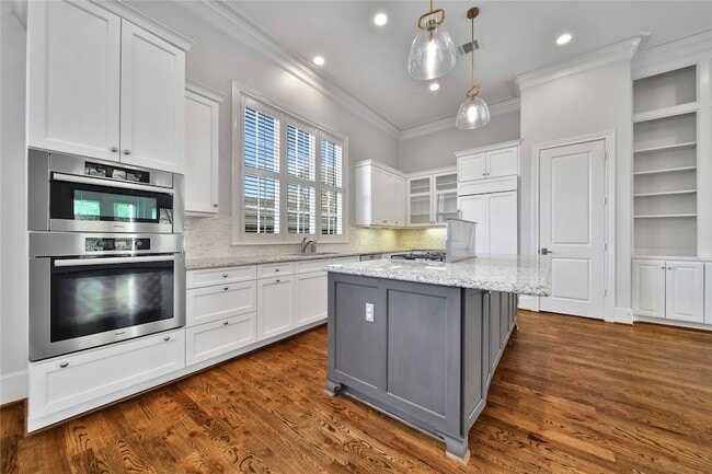 Building Photo - 3002 Mid Ln