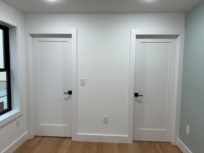 Building Photo - 59 Waverly St