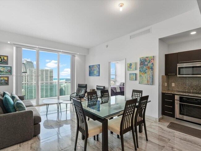 Primary Photo - 950 Brickell Bay Dr