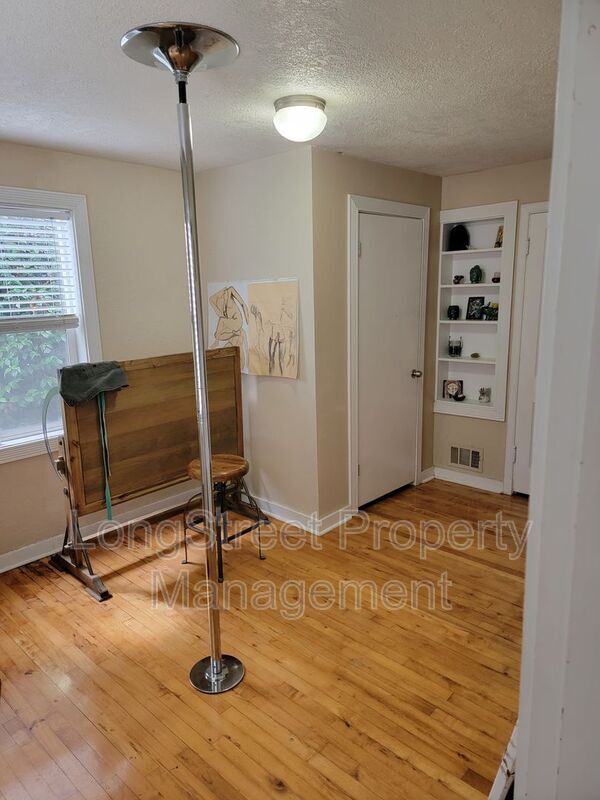 Building Photo - 943 NW 11th St