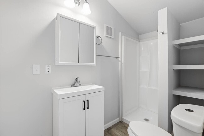 Building Photo - 22600 Middlebelt Rd