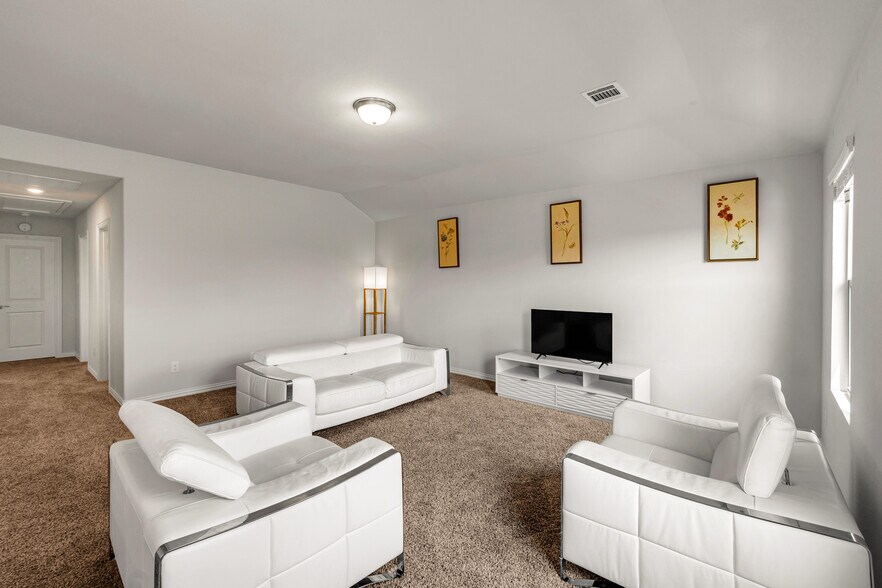 Building Photo - 2104 Bellatrix Dr
