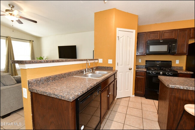 Building Photo - 10661 Canyon Sage Dr