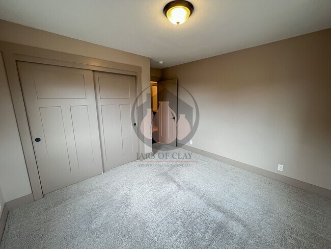 Building Photo - Beautiful South Salem Home - MOVE IN READY!