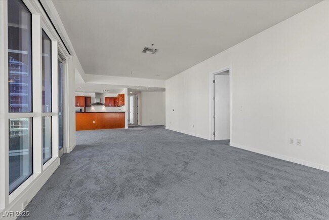 Building Photo - 4525 Dean Martin Dr