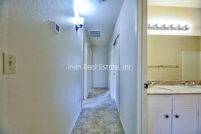 Building Photo - 3818 Otto Dr
