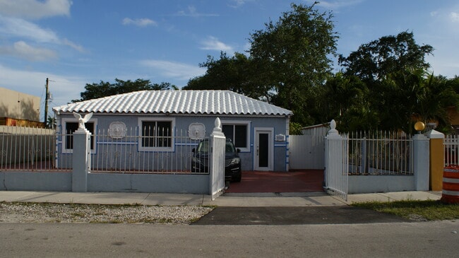 Primary Photo - 2240 NW 90th St