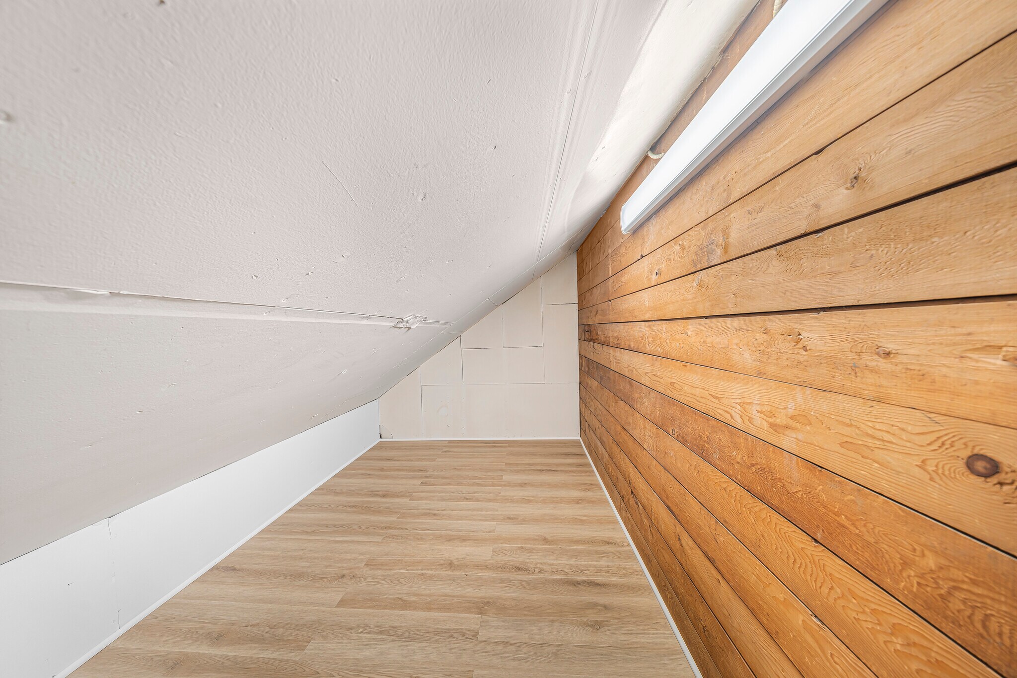 Storage cubby in Second bedroom - 633 Glenview Ave