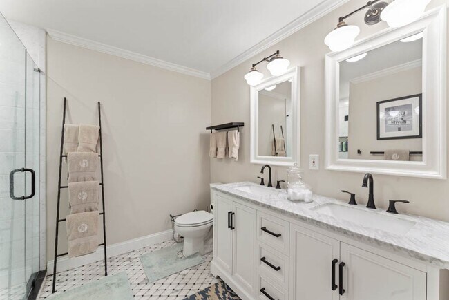 Building Photo - Spacious Briarcliff Woods home!!