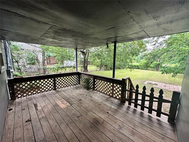 Building Photo - 1350 Classen Blvd
