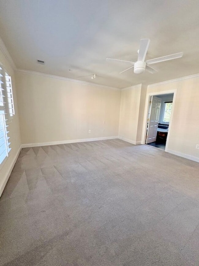 Building Photo - 12014 Montrose Park Pl