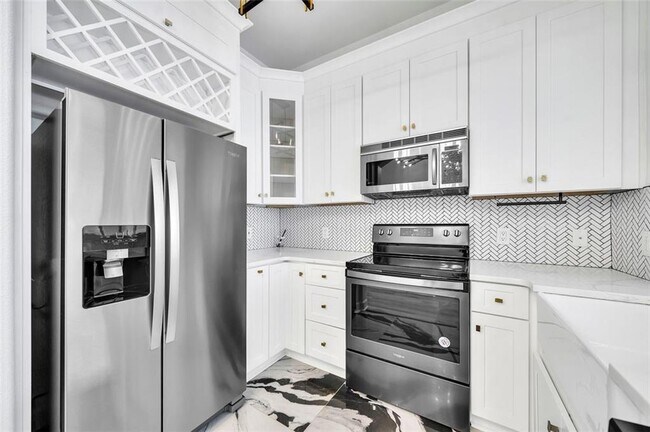 Building Photo - 3445 Stratford Rd NE