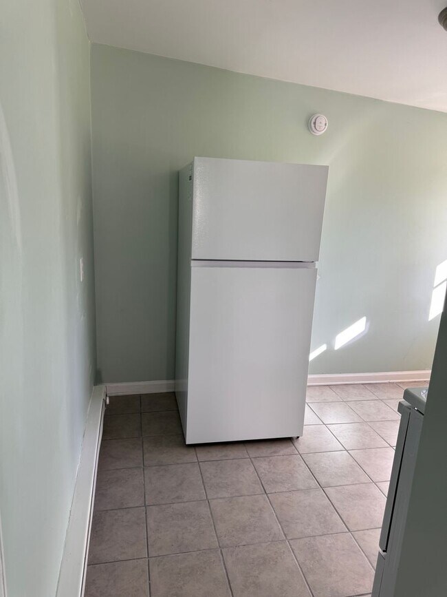 Building Photo - 13 McKinley St