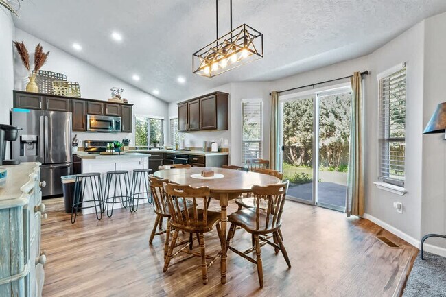 Building Photo - 3912 E Clear Springs Dr.