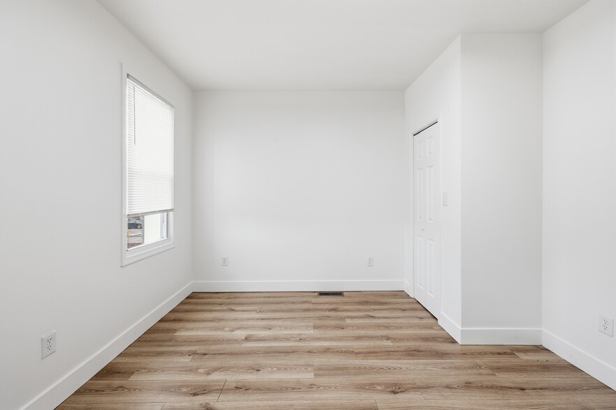 Building Photo - 2542 HARFORD Rd