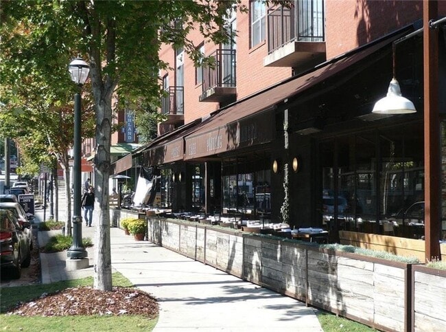 Building Photo - 536 Highland Ave NE