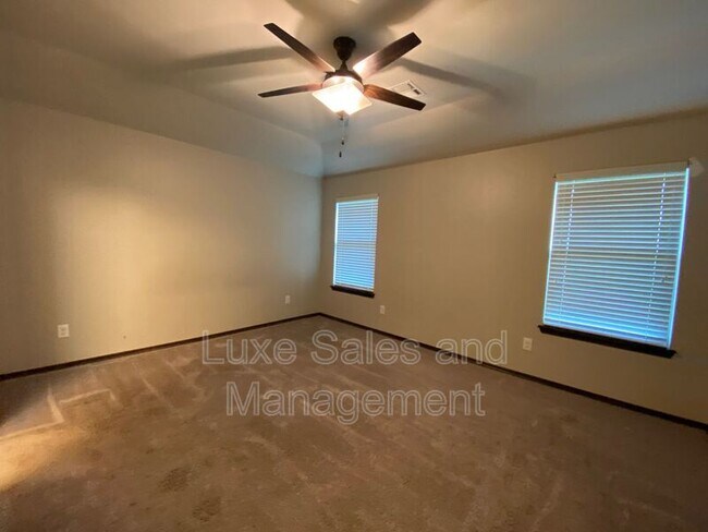 Building Photo - 405 Pearl St