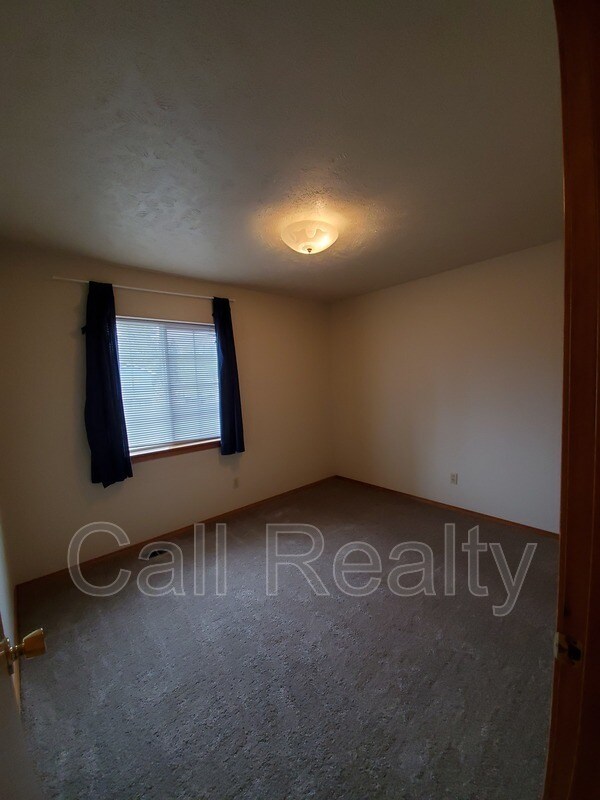 Building Photo - 6311 W Selkirk Ave