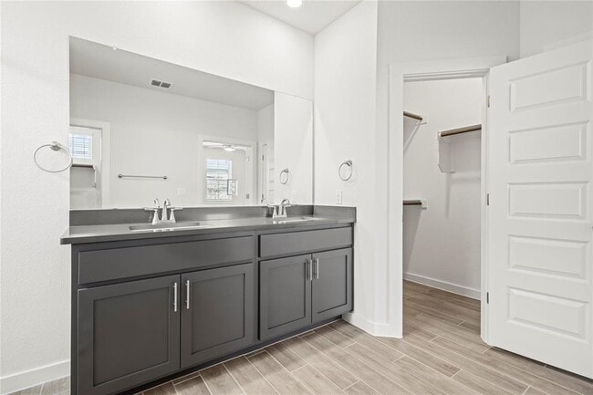 Building Photo - 187 Everglades Dr
