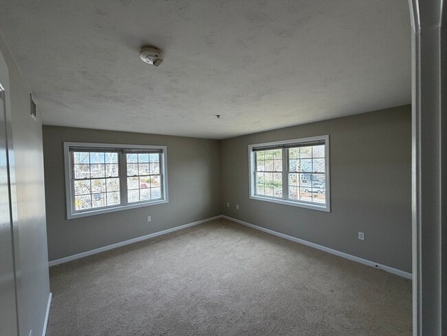 Building Photo - 670 Bedford St