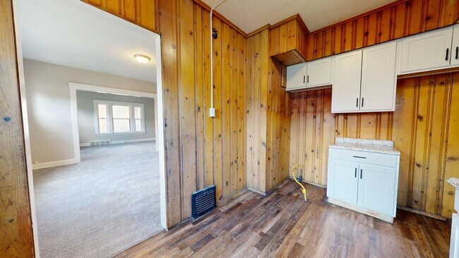Building Photo - 3001 Denison Ave