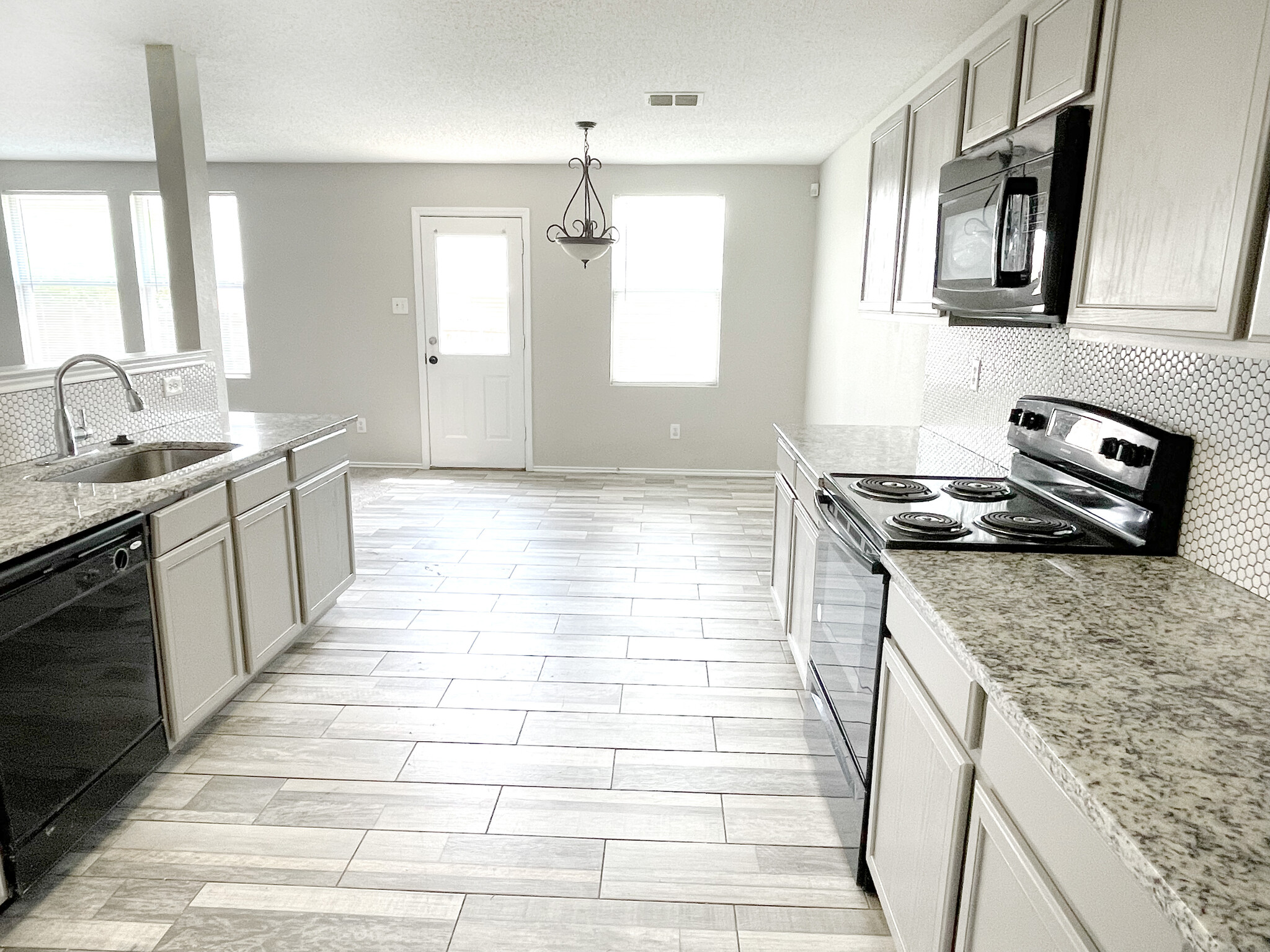 Building Photo - 1419 Windy Meadows Dr
